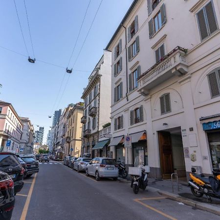 The Best Rent - Gorgeous Two-Bedroom Apartment In Porta Nuova District ミラノ エクステリア 写真
