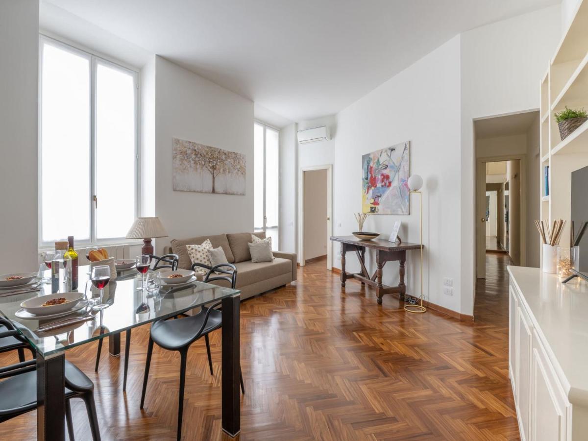The Best Rent - Gorgeous Two-Bedroom Apartment In Porta Nuova District ミラノ エクステリア 写真