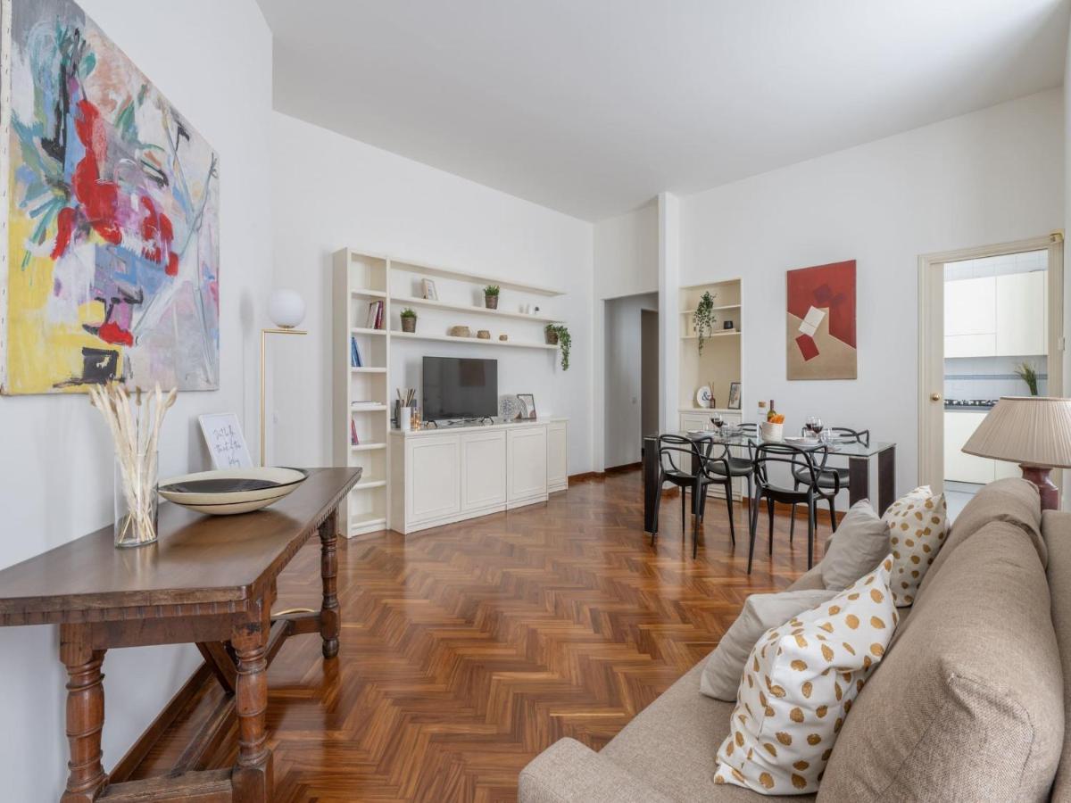 The Best Rent - Gorgeous Two-Bedroom Apartment In Porta Nuova District ミラノ エクステリア 写真